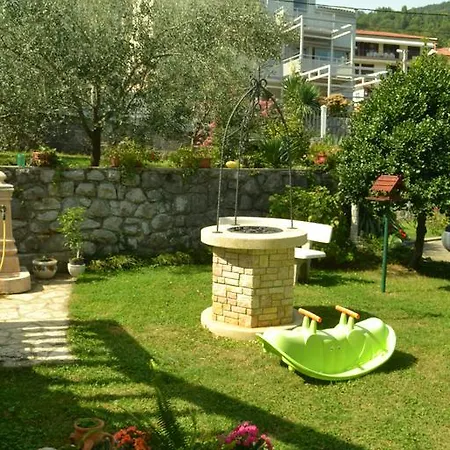 Mirna With Parking Apartamento Lovran