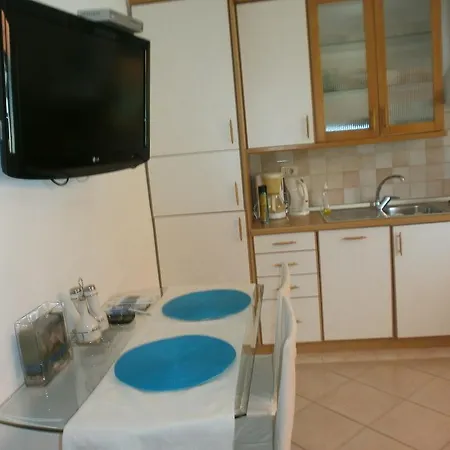 Mirna With Parking *