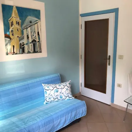 Mirna With Parking Apartamento