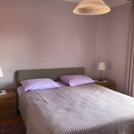 Mirna With Parking * لوفغان