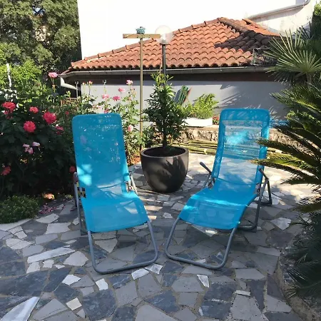 Mirna With Parking *