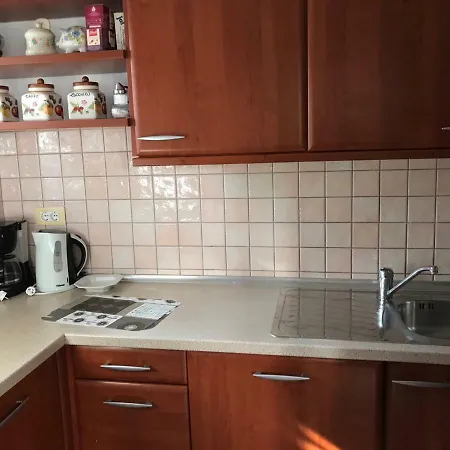 Mirna With Parking Apartamento