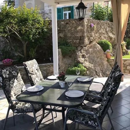 Apartman Mirna With Parking Lovran