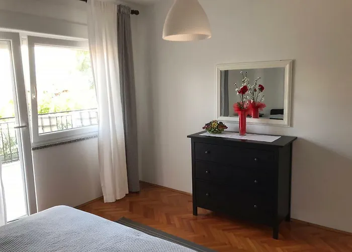 Apartmán Mirna With Parking Lovran